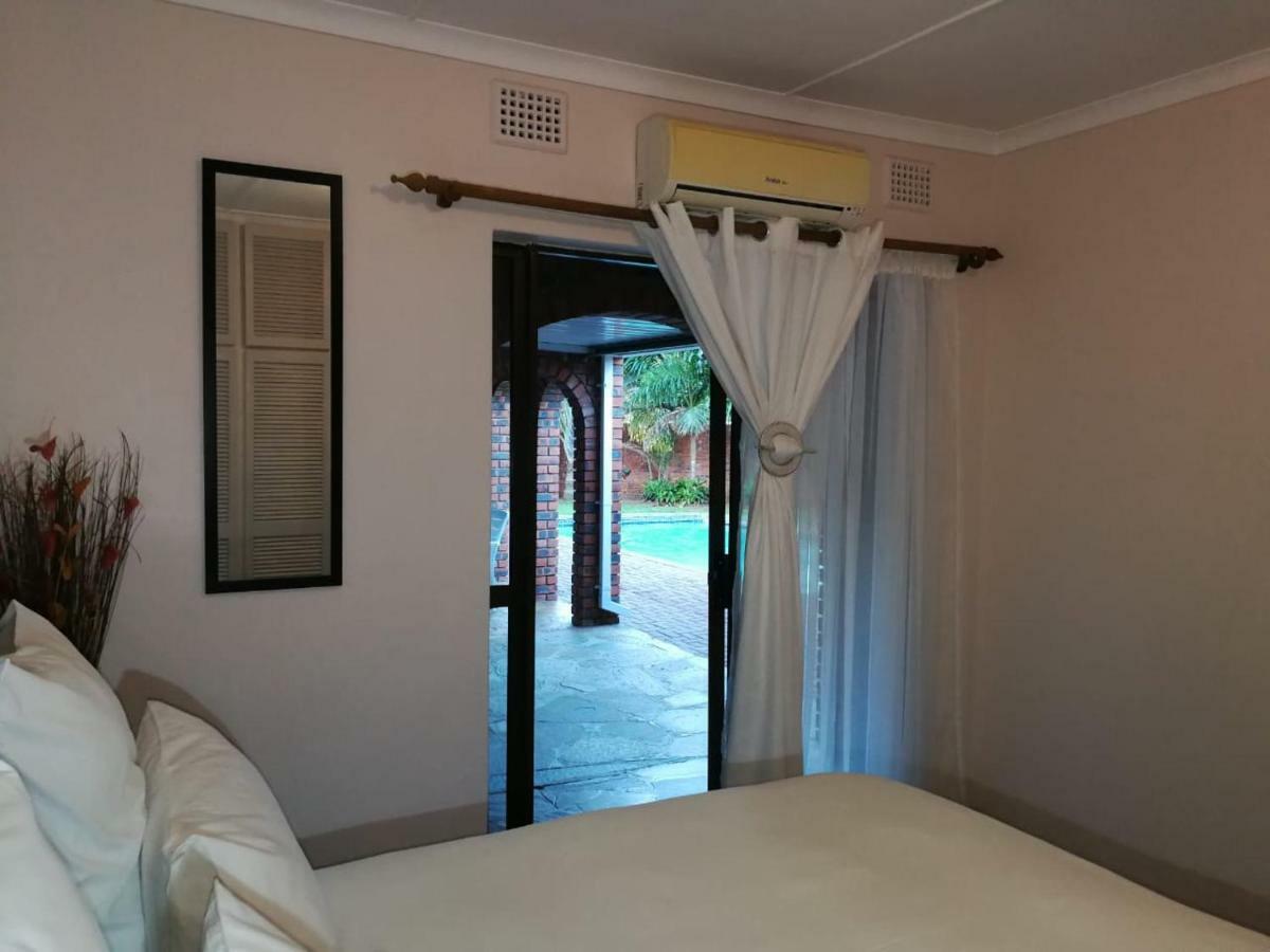 Emangunini Guest House Richards Bay Exterior photo